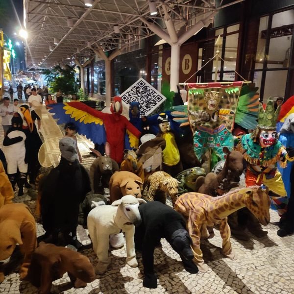 Bicharada do Juaba faz cortejo gratuito na Estação das Docas nesta quinta-feira (13), às 20h