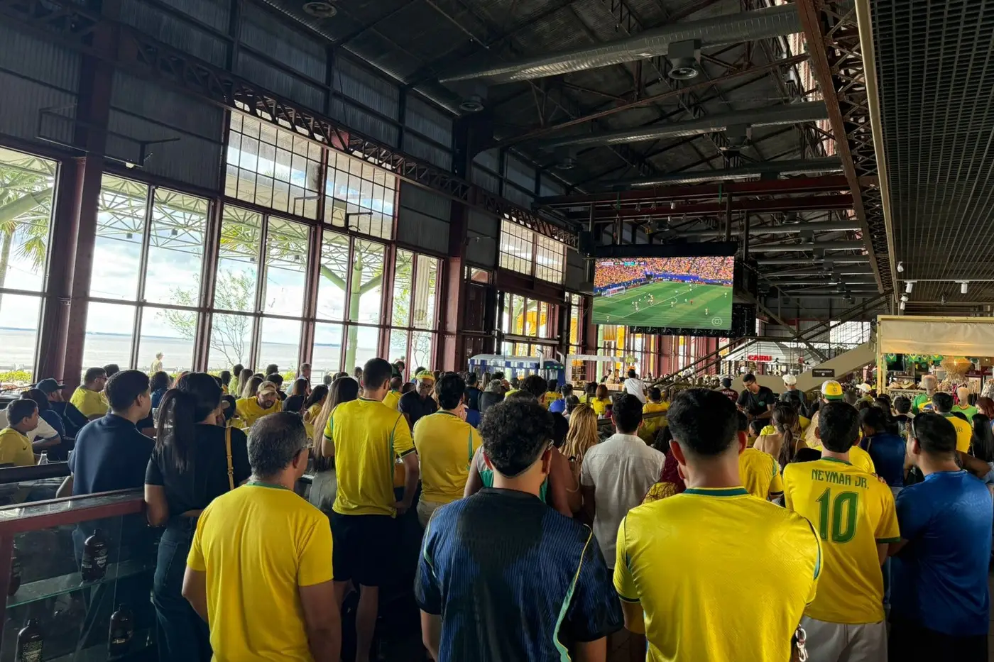 No momento, você está visualizando Arena Estação reúne torcida do Brasil na Estação das Docas